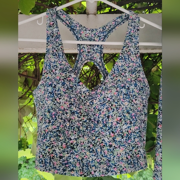 2 Piece Workout Tank and Biker Shorts - Picture 3 of 4